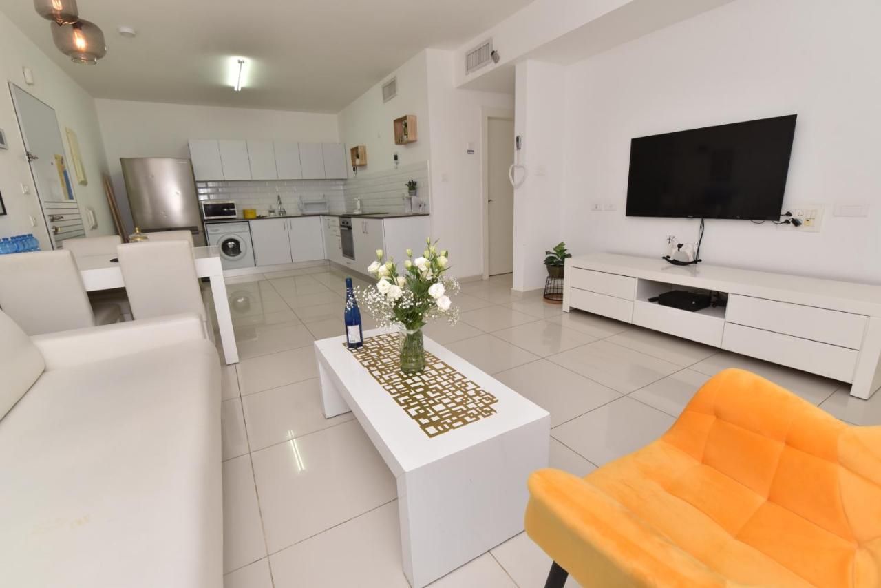 דירת גן דלוקס Apartment Eilat Exterior photo