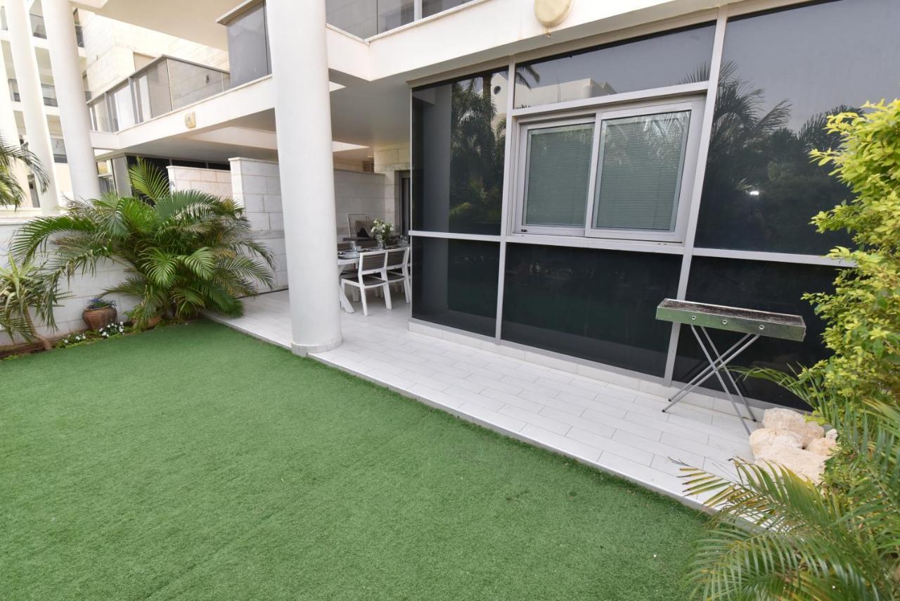 דירת גן דלוקס Apartment Eilat Exterior photo